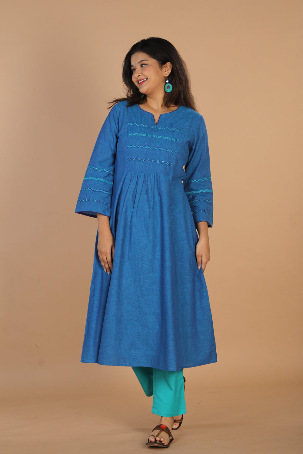 Thread embroidered deep blue cotton woven kurta