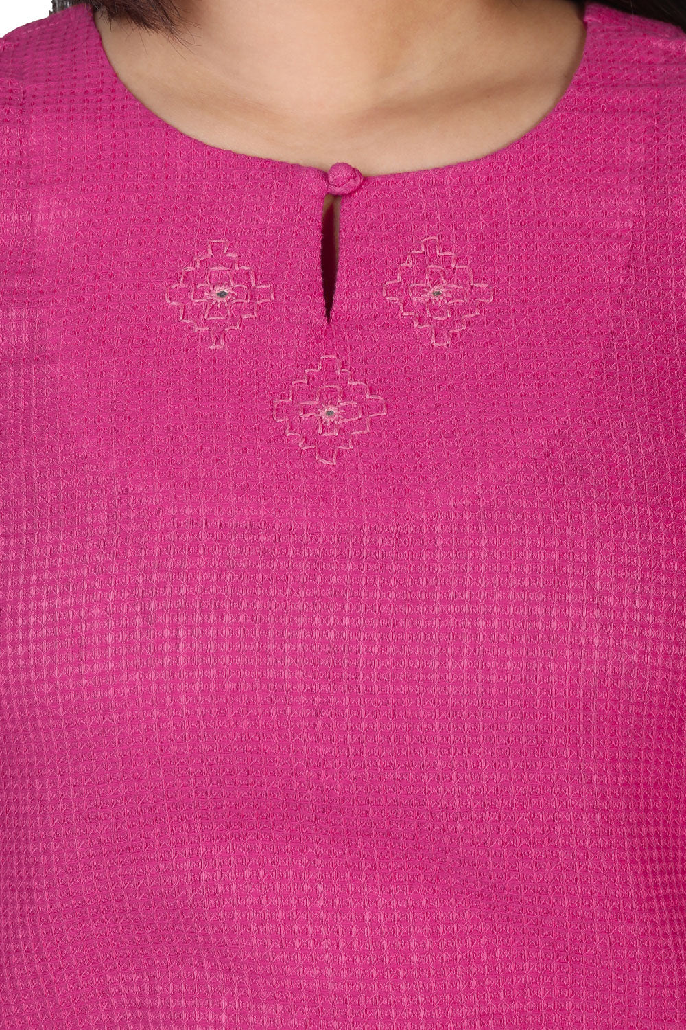 Soft loop weave cotton kurta with Kasuti hand embroidery.